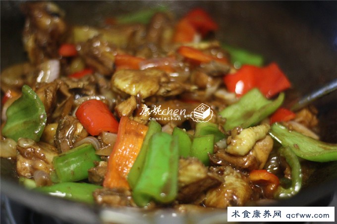 好吃到吮手指的酱爆鸡块