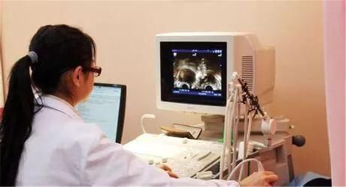 21岁女大学生，腹大如鼓，男友责问，哭说自己没有对不起他
