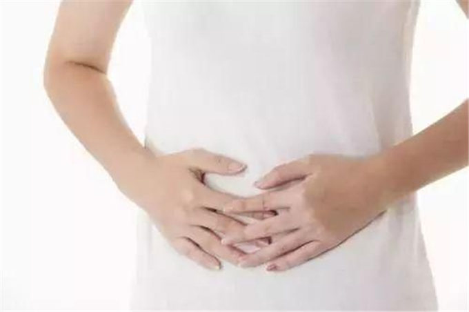 21岁女大学生，腹大如鼓，男友责问，哭说自己没有对不起他
