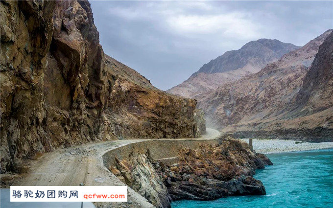 去新疆的旅游,路才是最震撼人心的风景!